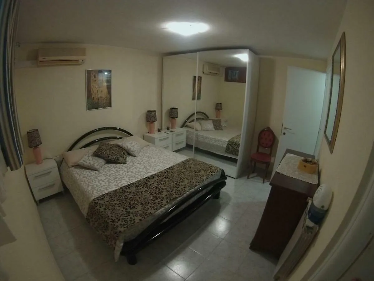 Viniola Apartment كوارتو سانتيلينا 0*,