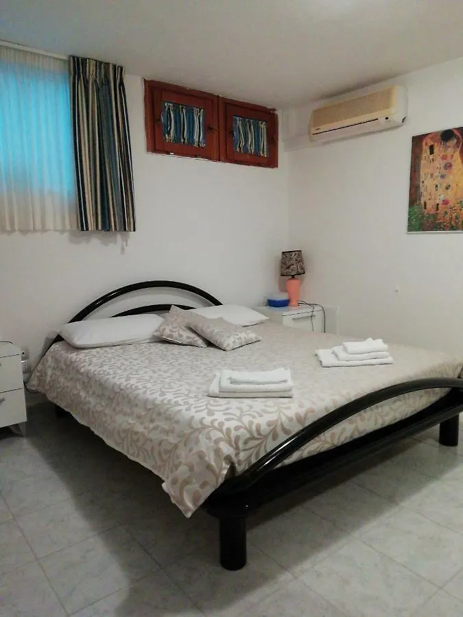 Viniola Apartment كوارتو سانتيلينا